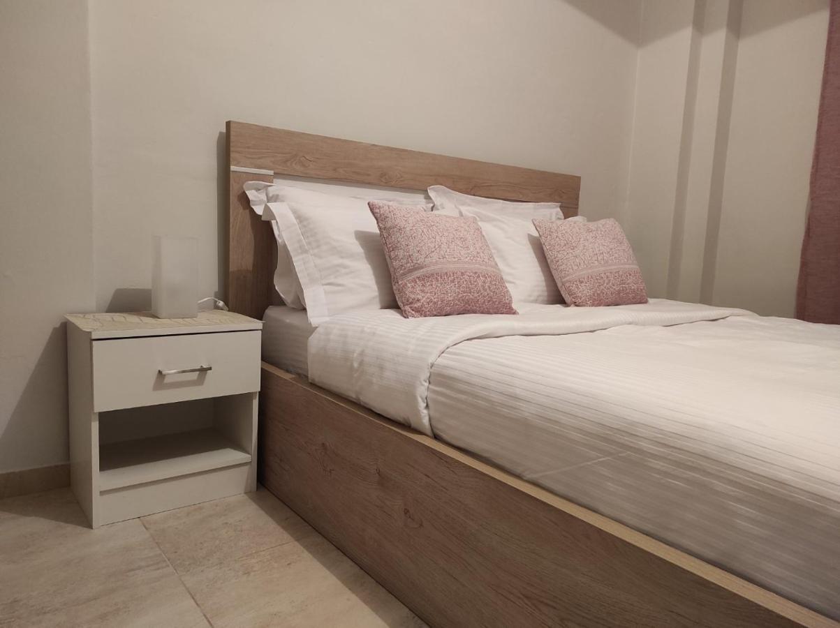 New Stylish And Cozy Apartment Krani Buitenkant foto